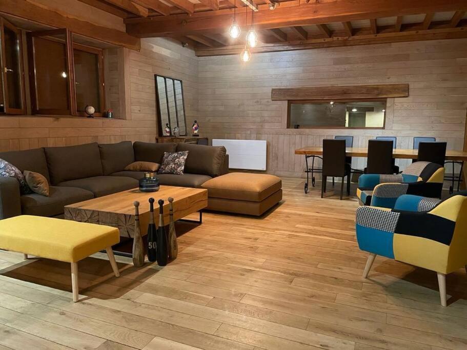Habitation En Bois Authentique Hébergement de vacances Venizy